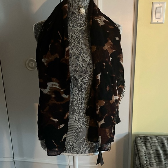 Coach EUC Leopard printed scarf - Picture 1 of 3